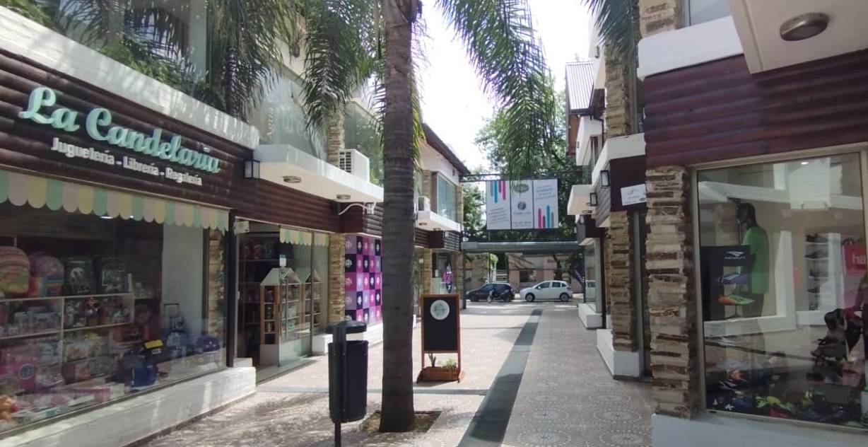 Pese a que se duplicó la cantidad de locales vacíos, Funes sigue arriba en el ranking de comercios de Santa Fe